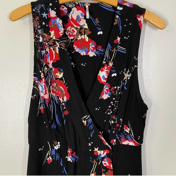 🆕 Free People Sleeveless Black Tunic Top with Floral Print. NWT - Picture 6 of 11